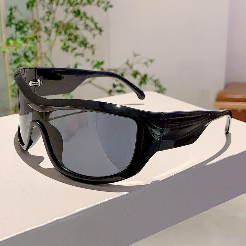 New Big Frame One Piece Sunglasses Women For Men Luxury Brand Designer Vintage Punk Sunglasses Popular Outdoor Ski Sport Goggle