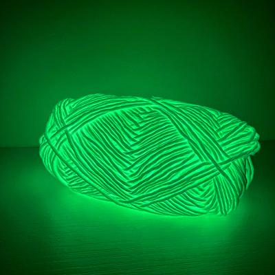 2025 Neuartiges Funktionsgarn Leuchtet im Dunkeln Polyester Leuchtendes Chunky Garn 2mm zum Handstricken Teppich Pullover Mütze Wolle