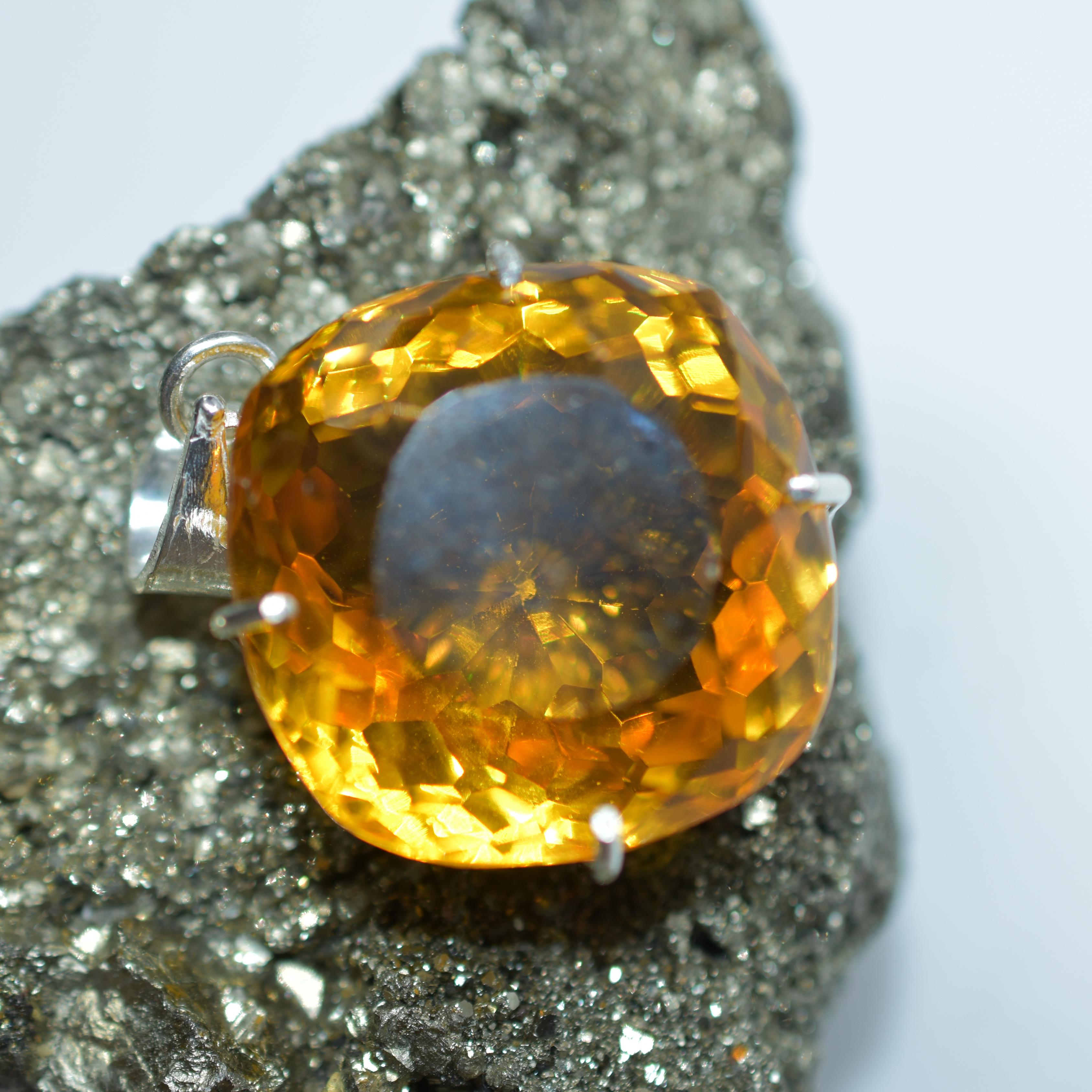 

Квадратна подушка Натуральний Помаранчевий Топаз Кулон Срібло 925 проби 115 Карат СЕРТИФІКОВАНИЙ my-340-k 40.7 mm approx помаранчевий