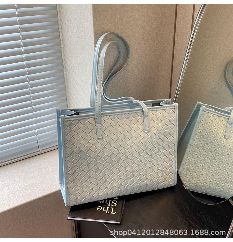 Fashion explosion woven big bag women's 2025 new trendy large-capacity temperament tote bag leisure work commuter bag
