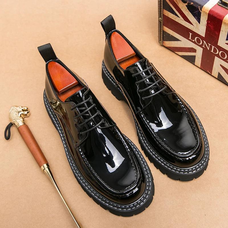 Nye Oxfords for menn Svart lakkskinn Snøring Rund tå Herresko Formelle Business Håndlaget