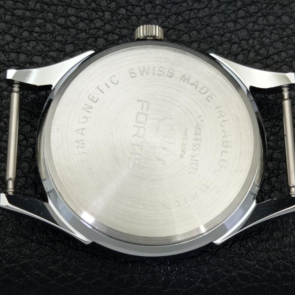 VINTAGE HAND-WINDING REFURBISHED SWISS MENS BLACK COLOR DIAL WATCH A700956-5 R205a-a700956