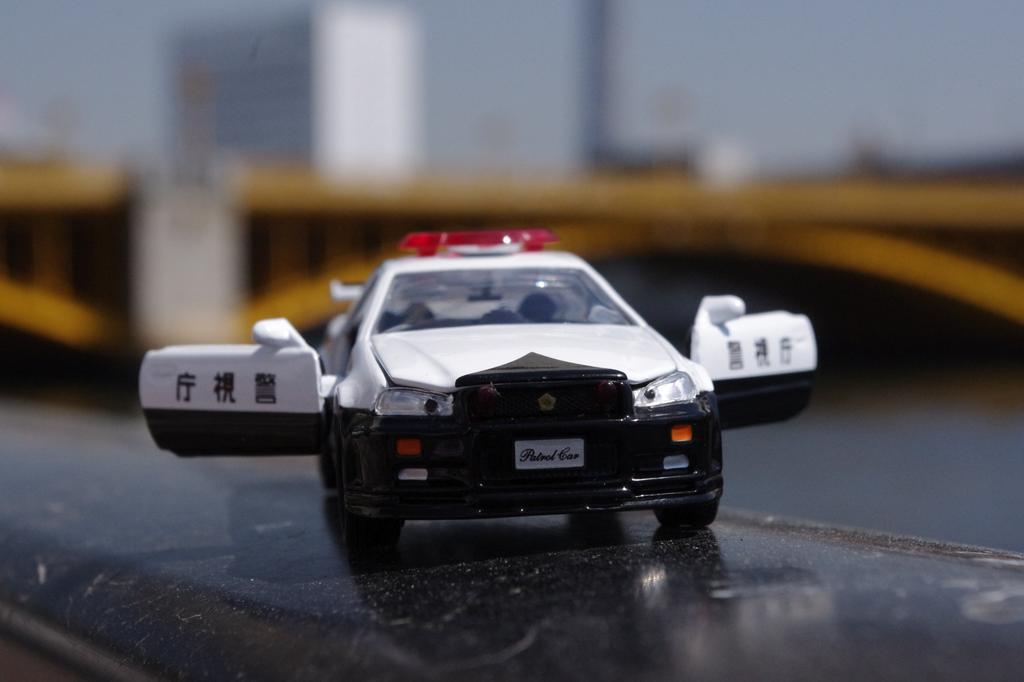 Diapet DK-3101 1/43 Scale Highway Police Car Nissan Skyline GT-R
