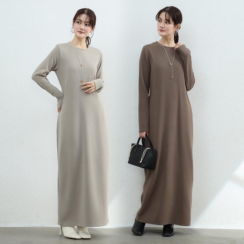 Women's Thickened Long Sleeve Round Neck Dress – Warm, Solid Color, Waist-Cinched for Autumn/Winter