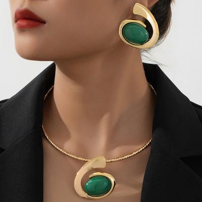 Kadın Seti İçin Moda Takı