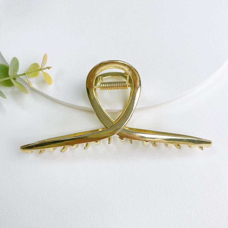 Elegant Chic And Hair Claw Clip For Women Featuring Geometric Line Design