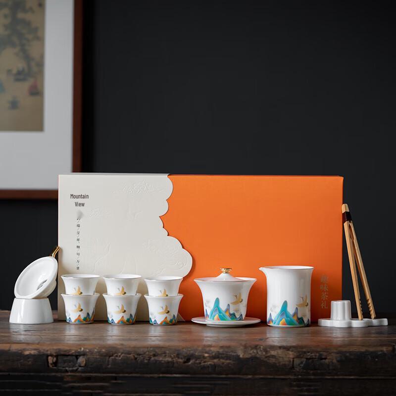 

Dehua White Ceramic Auspicious Crane 12-Piece Tea Set