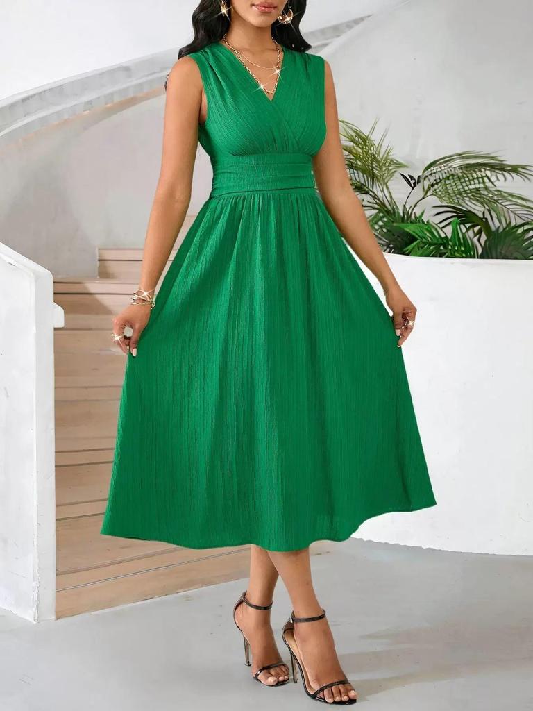 2025 Elegant V-neck Summer Dress: Pure Color & Temperament