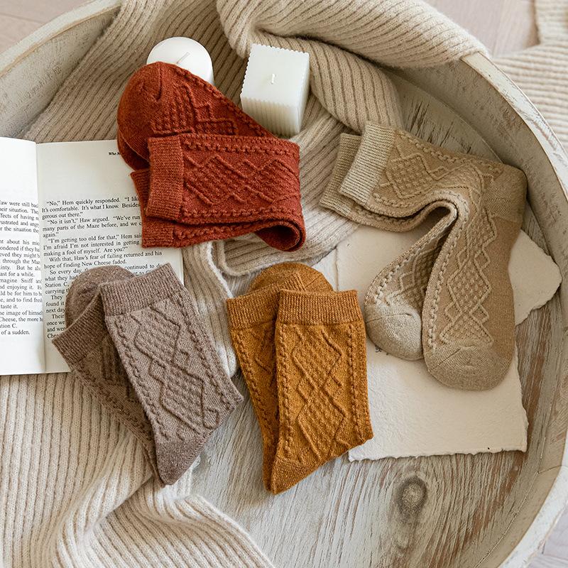 Zimowe Skarpety Damskie z Kaszmiru i Wełny Jednolite Styl Japoński Harajuku Retro Długie Skarpety Kobiety Dziewczęta Termiczne Vintage Streetwear Skarpety Załogowe