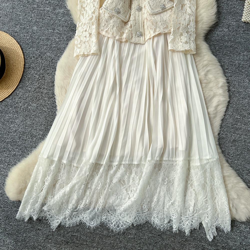 High-End Kleid für Damen im Herbst Französische Mode Spitze Langärmliges Patchwork Taillenbetonendes Plissiertes Langes Kleid