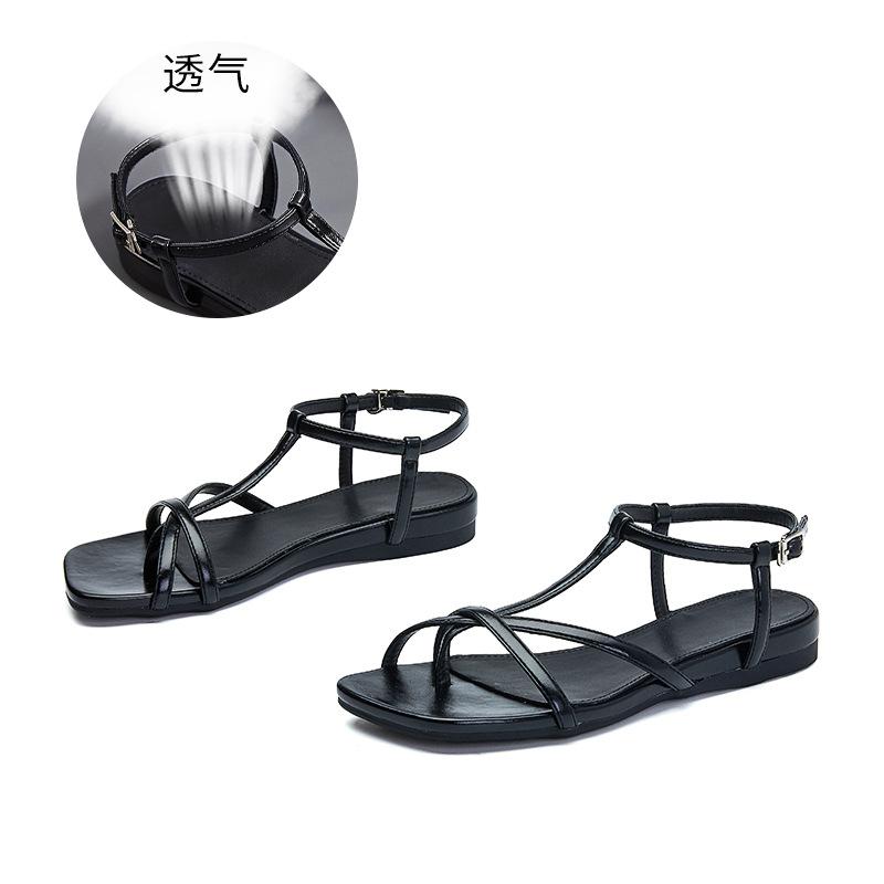 

Women s Thin Strap Sandals Women s 2025 Summer New Casual Small Fragrance Sandals French Buckle Clip Toe Wear Women s Shoes 35 чорний
