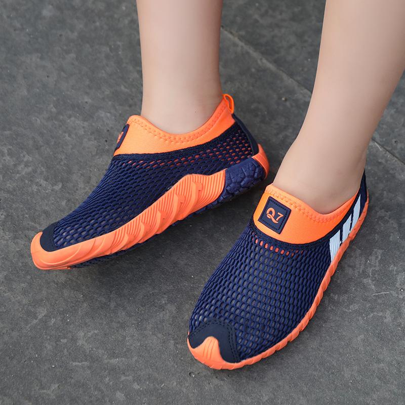 Scarpe da bambino in mesh traspirante alla moda Scarpe da ginnastica da esterno per 3-15 anni Scarpe da spiaggia estive per ragazzi e ragazze Scarpe da trampolino leggere
