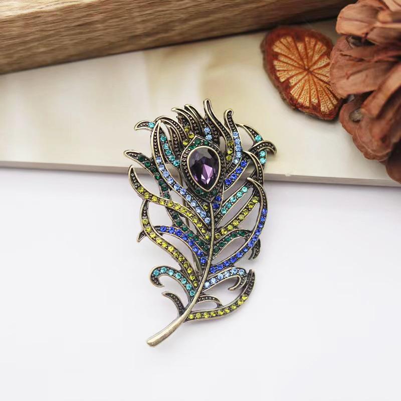 1PC Enamel Vintage Pin with Rhinestones Party Pearl Elegant Bag Badges Gifts Feather Brooch Dinner Unisex