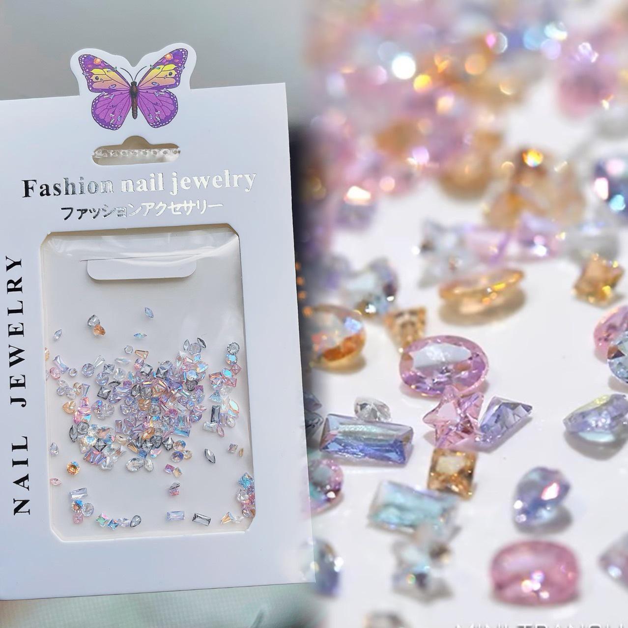 

Мини Циркониевый Нейл-арт: Обнаженные и полупрозрачные белые стразы About 50 pieces