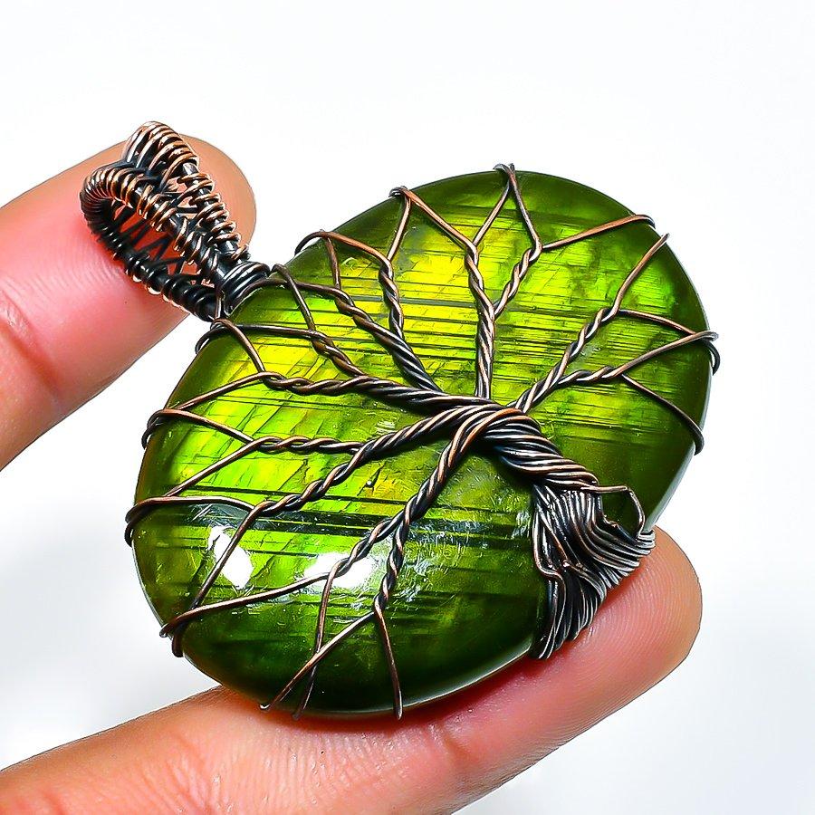 

Green Labradorite Gemstone Handmade Copper Wire Wrap Jewelry Pendant 1.77