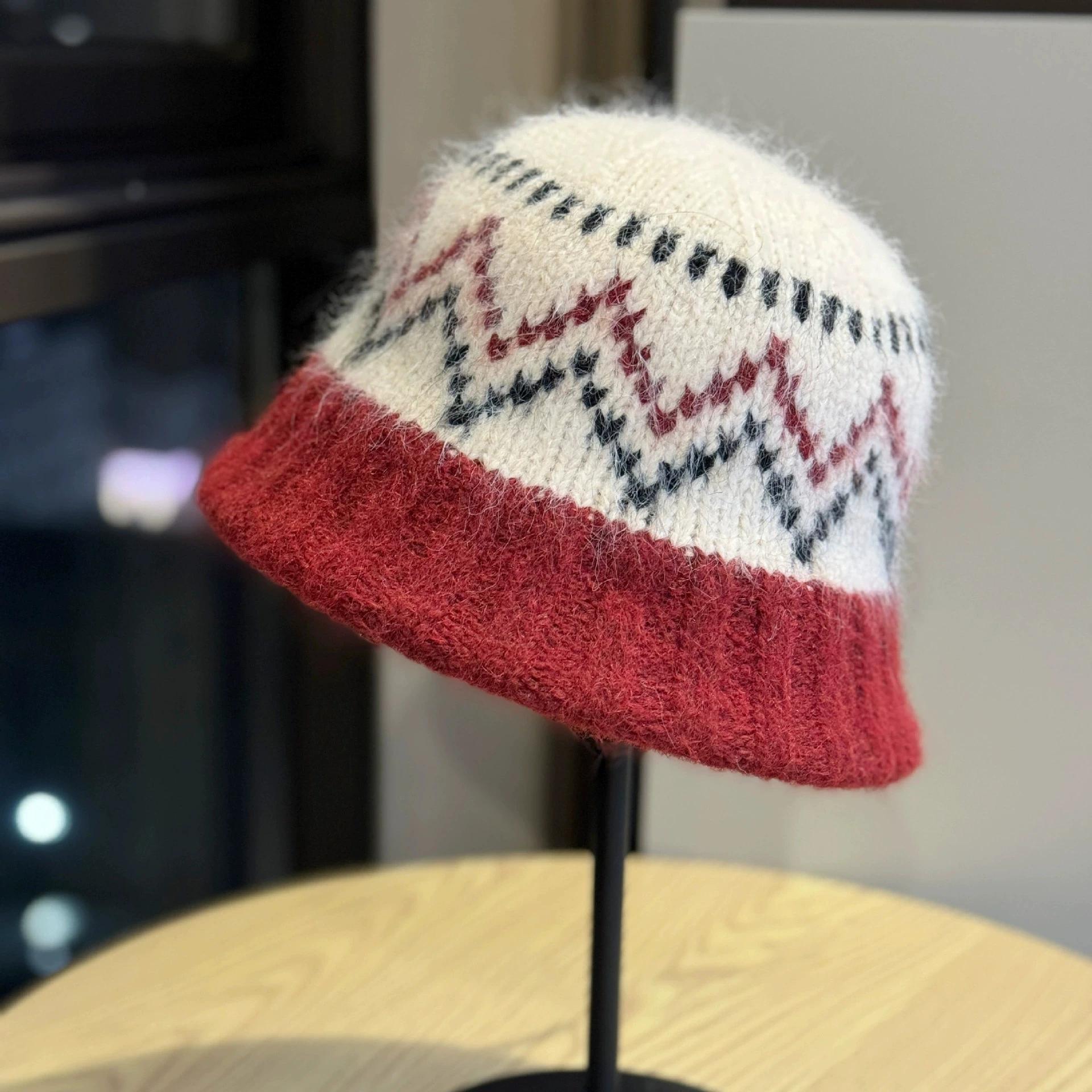 

1pc Winter Warm Fashion Women with Flower Cloche Caps Warm Knitted Bucket Bowler Hat Vintage Wrinkled Beanie Cap for Tralve Wear One Size