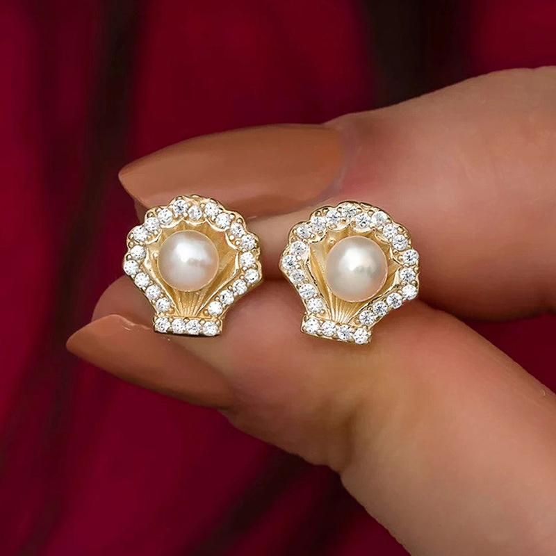 

Geometric Irregular Round Metal Pearl Earrings for Women 2025 Minimalist Style Personality Earrings Trendy Jewelry Gift