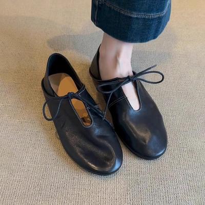Versão em pele de ovelha~ sapatinhos de salto baixo macios em couro retrô, para usar de duas formas, sapatos pequenos de couro femininos, novidade de início de primavera, com atacadores, vazados, bico redondo