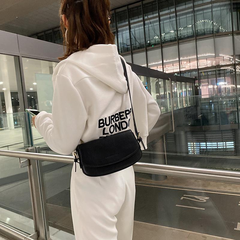 Japanese Retro Small Bag 2025 Spring and Summer New Korean Version Fashionable and Simple Shoulder Underarm Bag Messenger Bag
