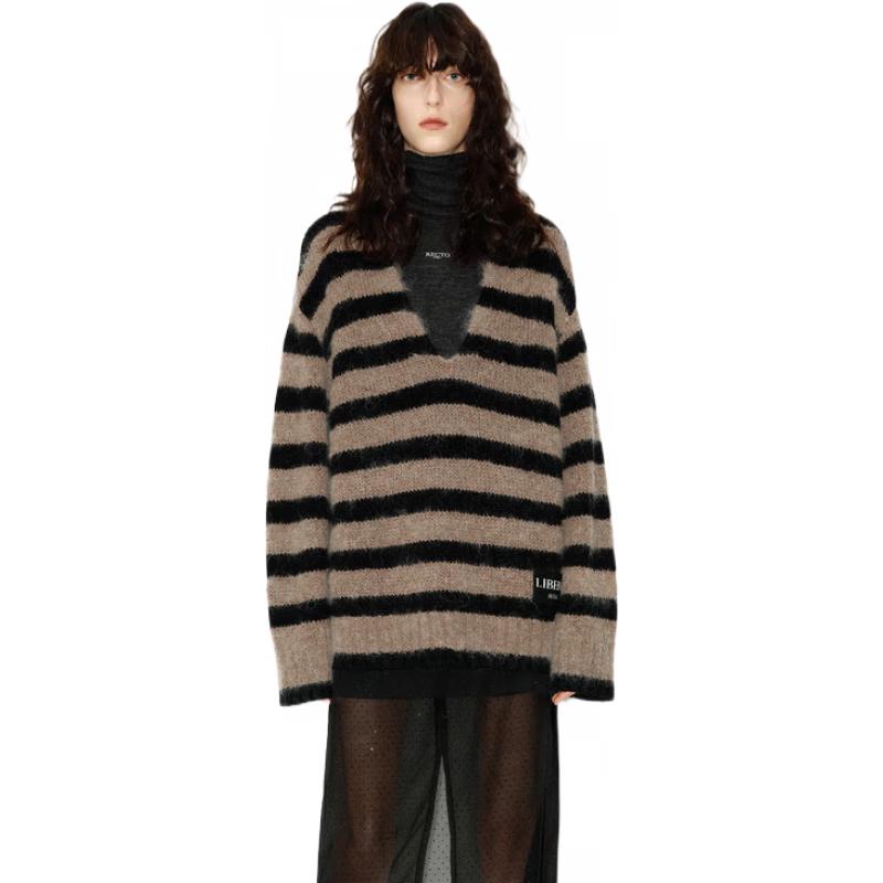 

MO&Co. 2024 Winter Mohair Blend V-Neck Striped Sweater XS