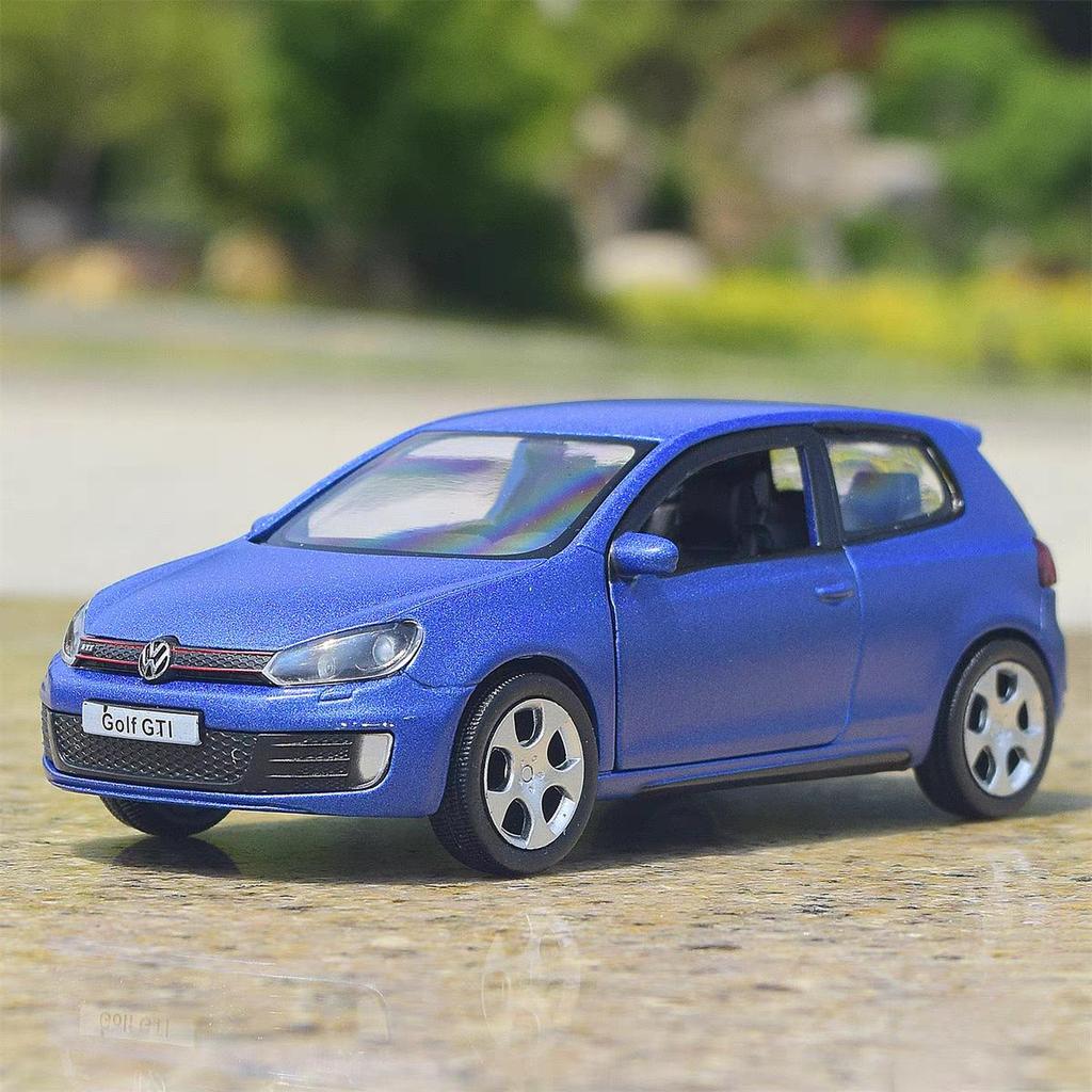 Volkswagen Golf GTI 5palcové kovové auto simulace odlévaný a hračkový vůz RMZ city 1:36 dárků ze slitinových modelů pro děti