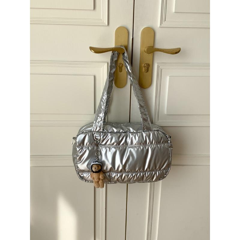 

Осень и зима серебристая сумка автомобильная строчка стеганая сумка для通勤 однотонная модная универсальная большая вместимость портативная сумка через плечо женская серебряный