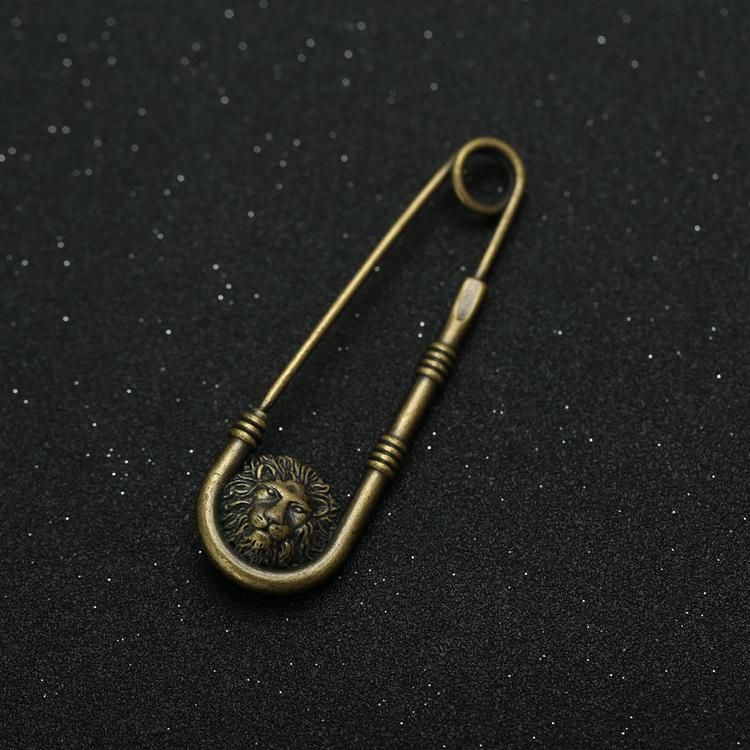 Versatile Retro Lion Head Brooch: Irregular Pendant & U-shaped Safety Pin