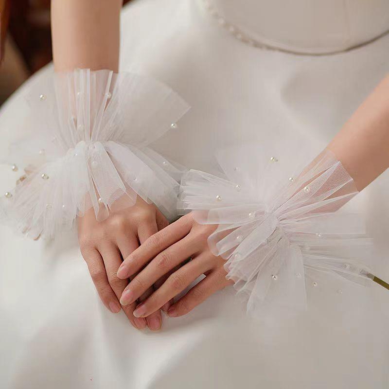 Sweet False Lace Cuffs Pearl Hand Sleeves Detachable Flared Sleeve Wristband Decorative Women Bride Wedding Accessories