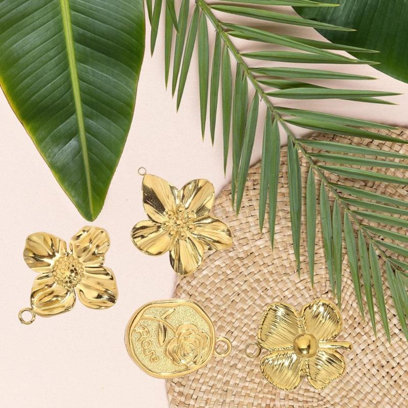 Large Flower Charm 3 Pieces Sturdy Stainless Steel Pendant Gold Plated Portable for Fashionable Women Stylish Outfits