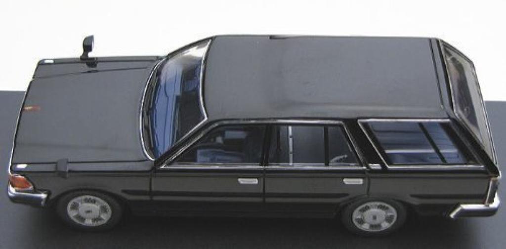 DISM Y30 Cedric Van Late Model Deluxe Black Finished Product 1/43 ['91]