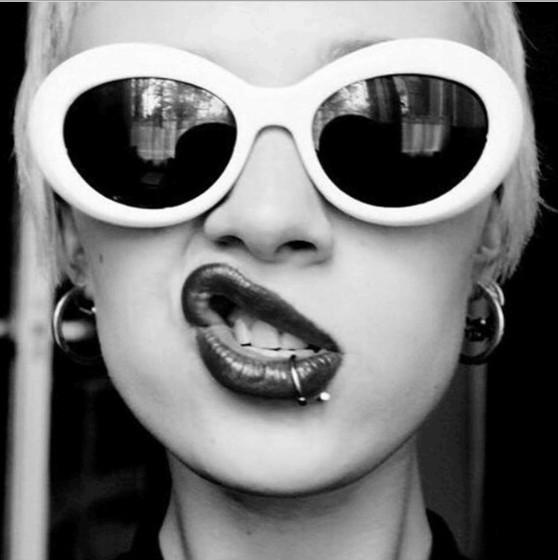 

Retro Clout Goggles Oval Mod Модные очки в стиле Курта Кобейна белые