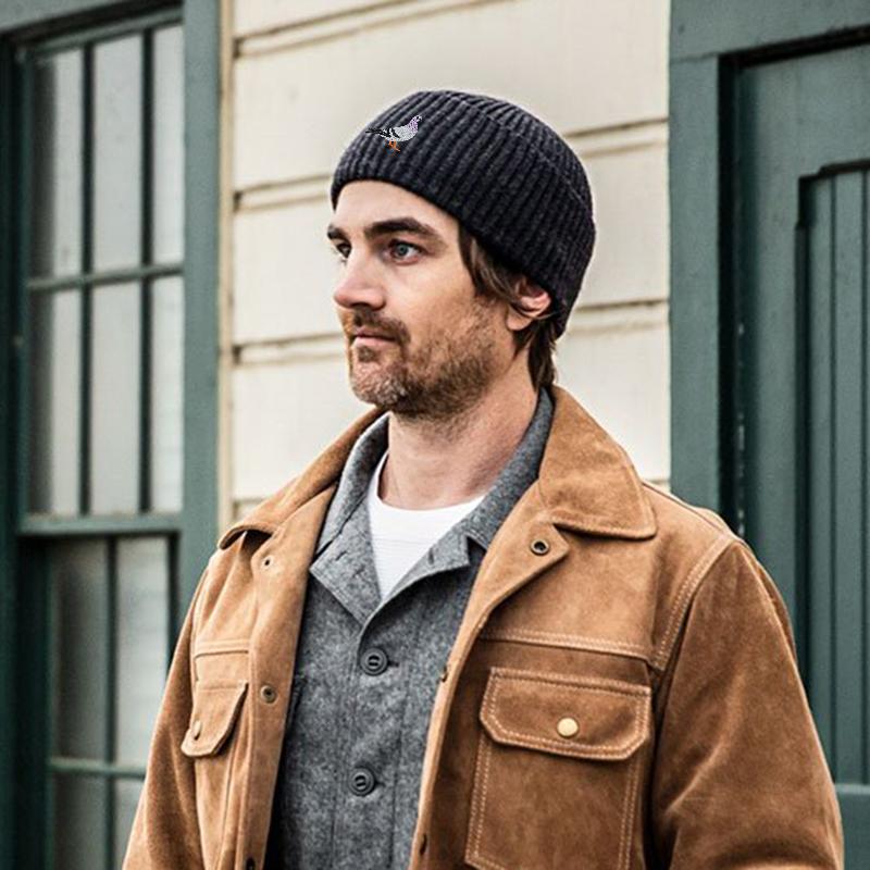 Men's and women's knitted hats for autumn and winter, warm pigeon embroidery pattern pullover, brimless woolen hat