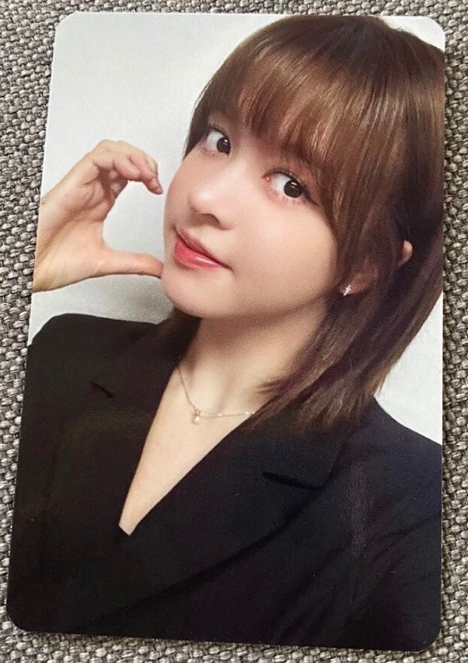 

[Б/У] NMIXX Лили стикаут макестар трейд-карта