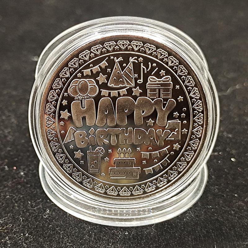 1 Stück Farbe Alles Gute zum Geburtstag Gedenkmünze Kreatives Geschenk Kuchen Goldmünze Silbermünze Lustige Exquisite Glücksmedaille Geschenk