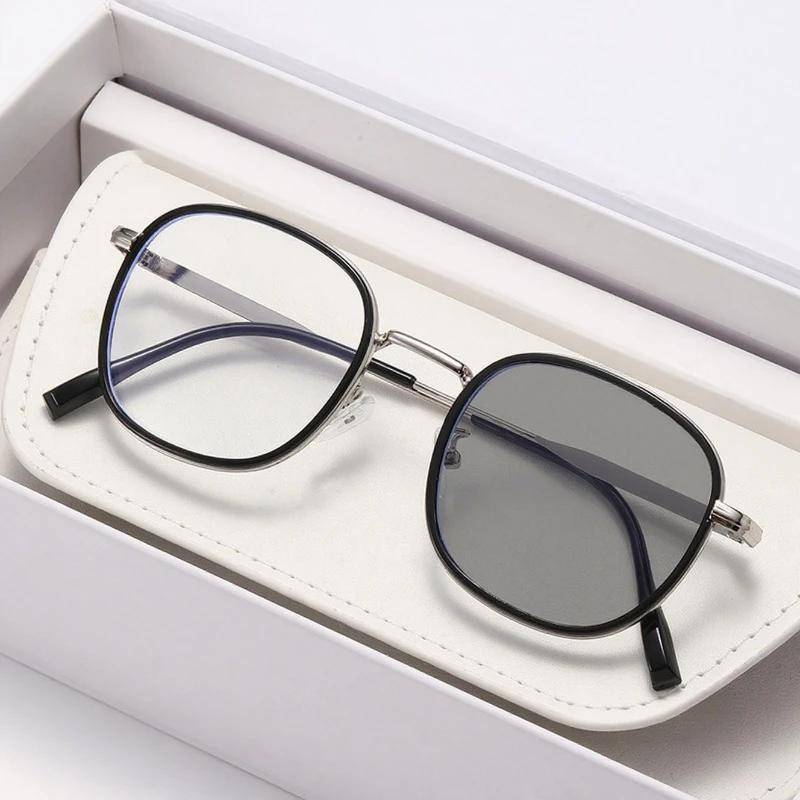 New Retro Photochromic Myopia Glasses for Women Men Large Frame Anti Blue Light Color Changing Sunglasses with Diopter 0 To -4.0