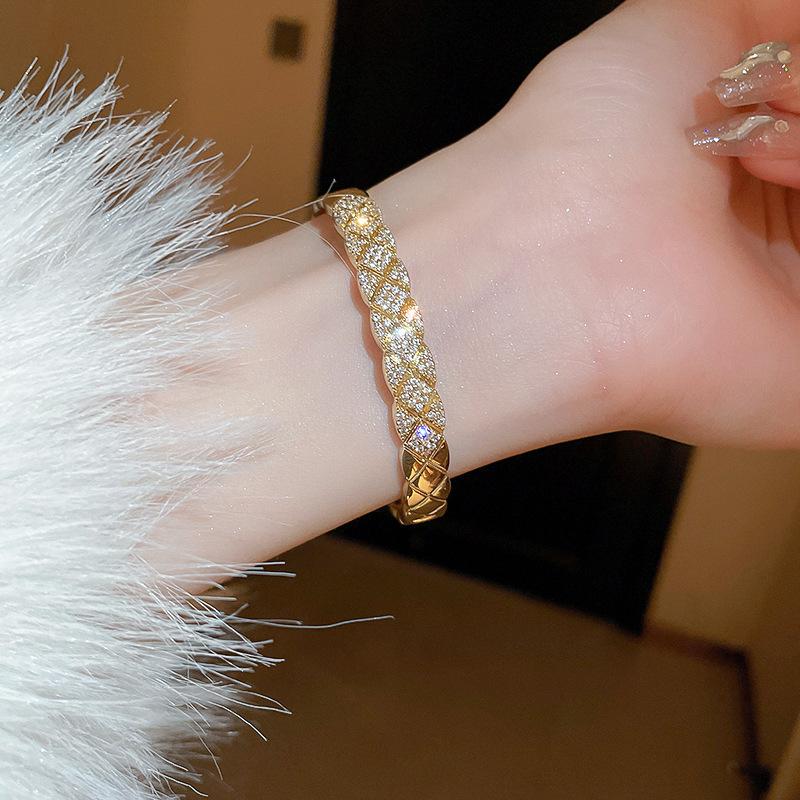 Stone Letter Bracelet Light Luxury Temperament Bracelet Fashion Versatile High-end Jewelry