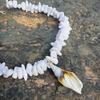 1PCS Fashionable Simple White Crushed Stone Conch Pendant Necklace for Women, Beach Vacation Conch Necklace