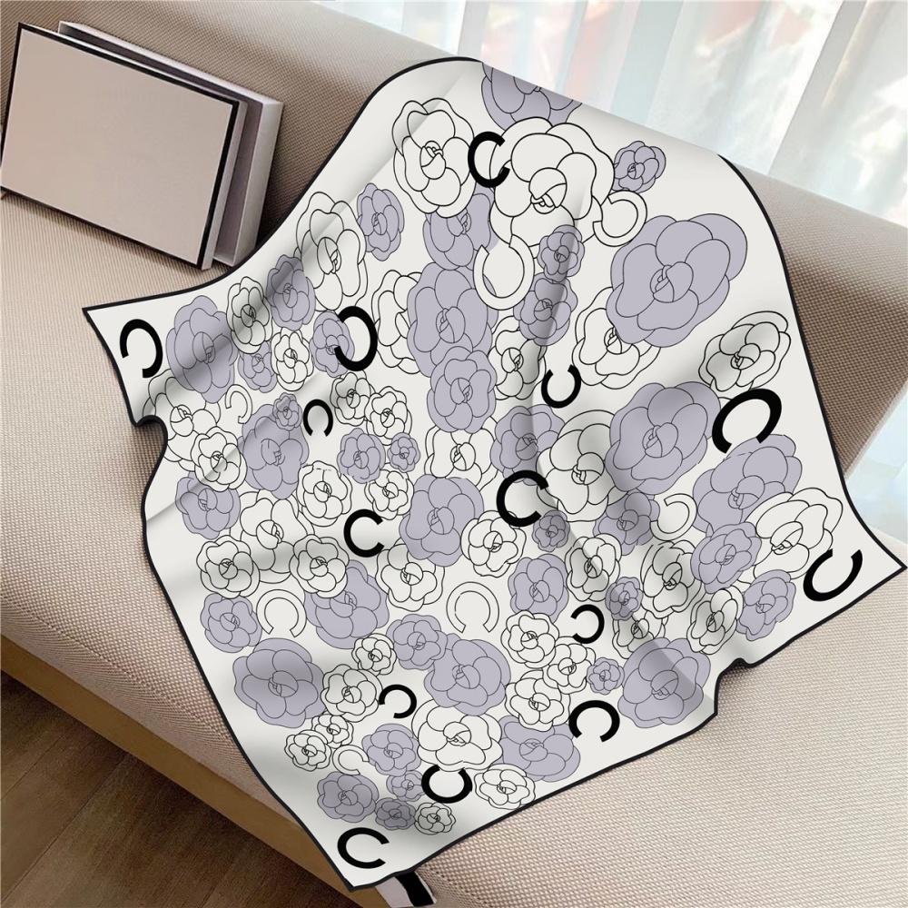 New Design Letters Flowers Printed Twill Silk Scarf Square Scarves Lady Wraps Kerchief Woman Neck Shawl Wraps Echarpes 90Cm