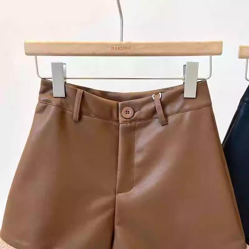 Petite Patchwork High Waist Leather Hot Pants with Furry Design for Autumn/Winter