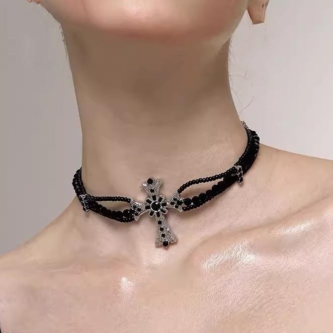 2025 High-End Gothic Punk Necklace: Y2K Dark Style Clavicle Chain for Women