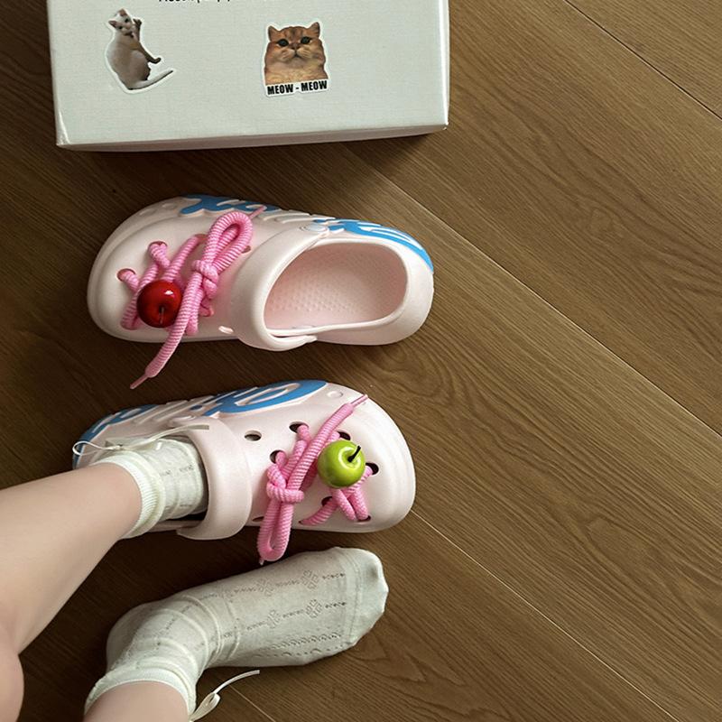 Summer fashion cartoon girl sandals, letter hole shoes, bag head slippers, wearing seaside thick-soled heightening cool slippers