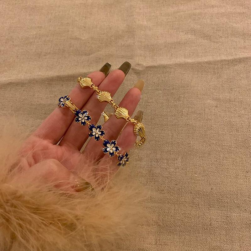 Golden Shell Retro Flower Women's Bracelet Light Luxury Versatile High End Unique Design Girlfriend Accessories Banquet Jewelry KTJ