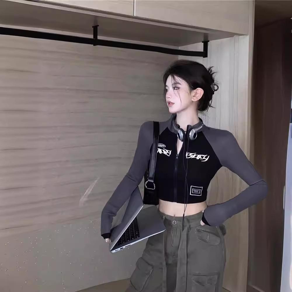 Retro dámská bunda se stojáčkem na zip a slim tričko s dlouhým rukávem a vysokým pasem na jaro/podzim 2024