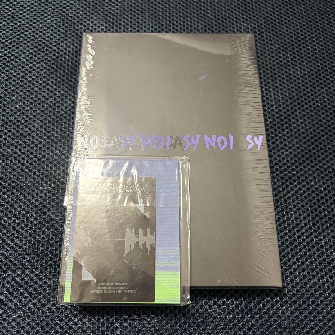 

[USED] Stray Kids CD Album NOEASY with Bonus