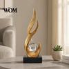 Squisiti Complementi d'Arredo per Mensole Scultura Decorativa Astratta con Sfera di Cristallo Trasparente, Statuetta Decorativa da Tavolo con Curva Fluida Moderna per Mobile Bar