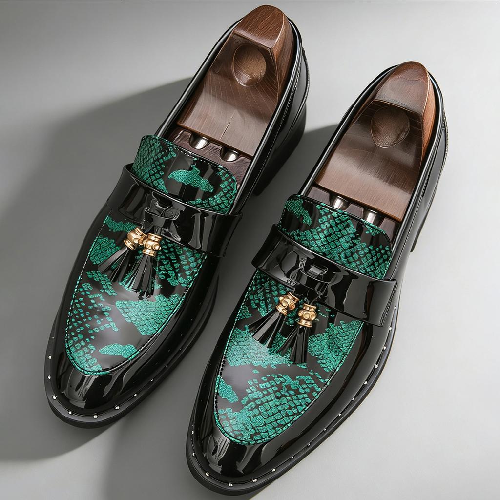Men's Business Formal Slip-On Loafers Pointed Toe Patent Leather Shoes with Shiny Tassel & Snake Print, Suitable Office Party