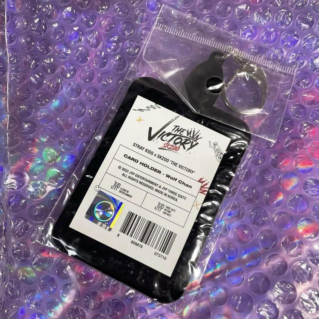 [USED] SKZOO Victory Wolfchan Trading Card Holder