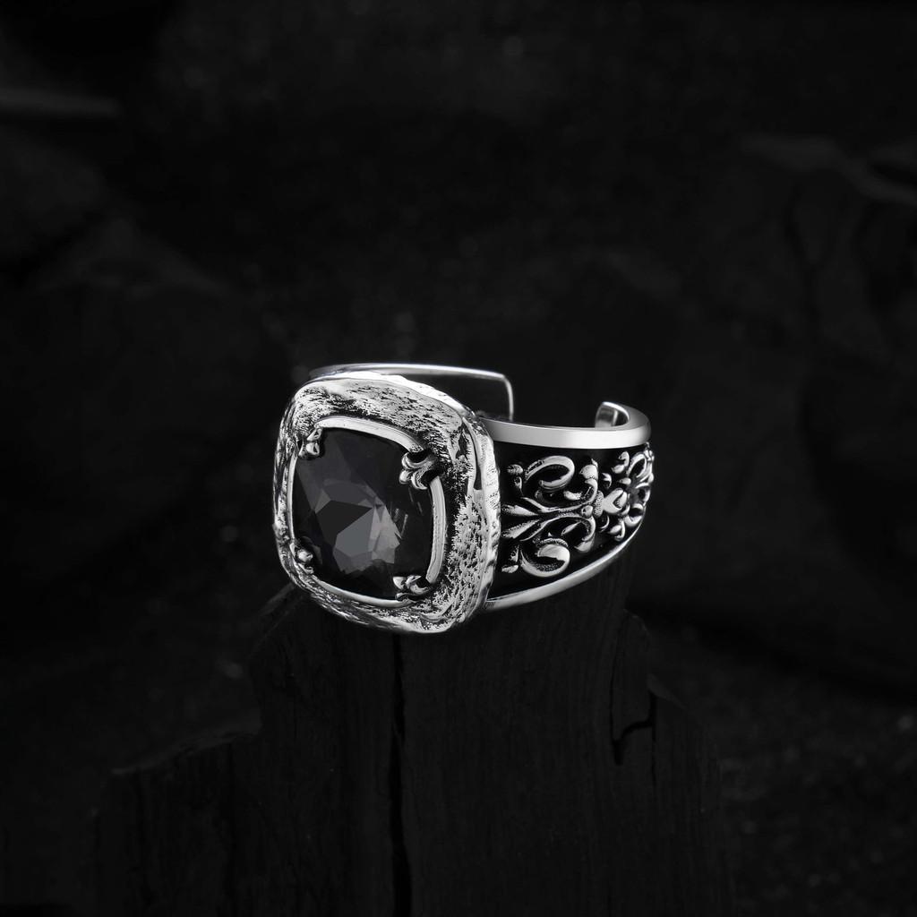 Elegant Vintage Inspired Copper Ring Featuring Sparkling Ice Sugar Zirconia