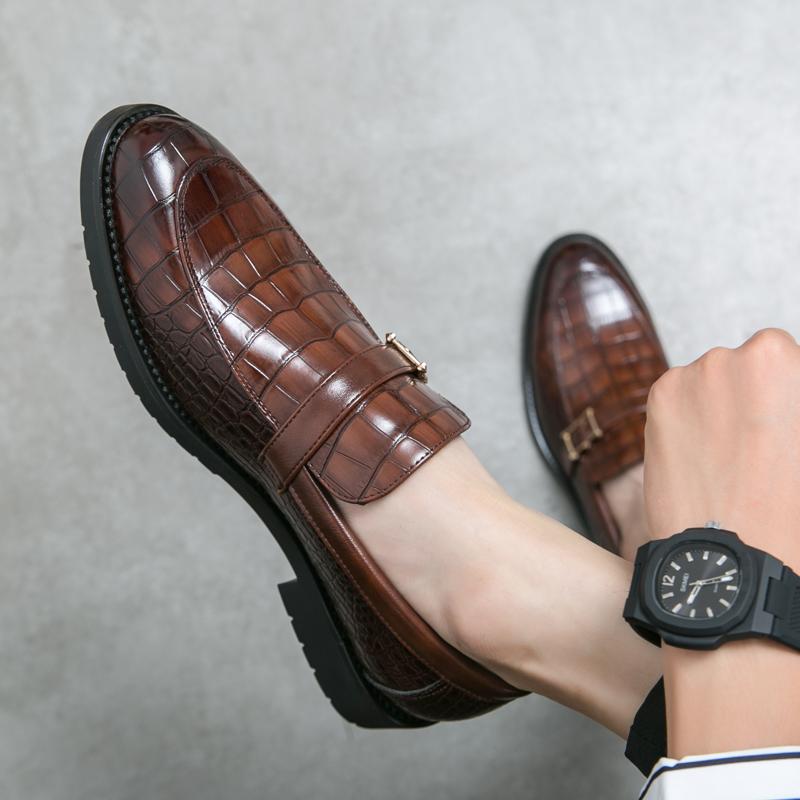 Fashion Casual men's loafers British Style Design Fashion Party Outdoor street trends leather shoes Plus Size Versatile and Slip on