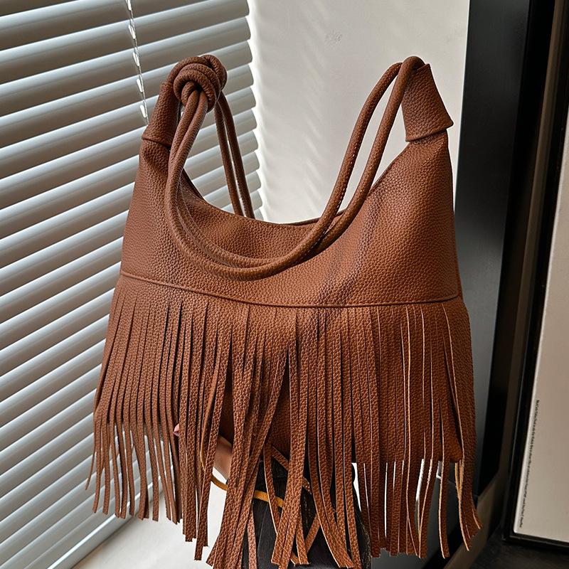 Сумка через плечо женская High-End Sense ретро модная сумка на плечо с бахромой трендовая нишевая сумка подмышкой
